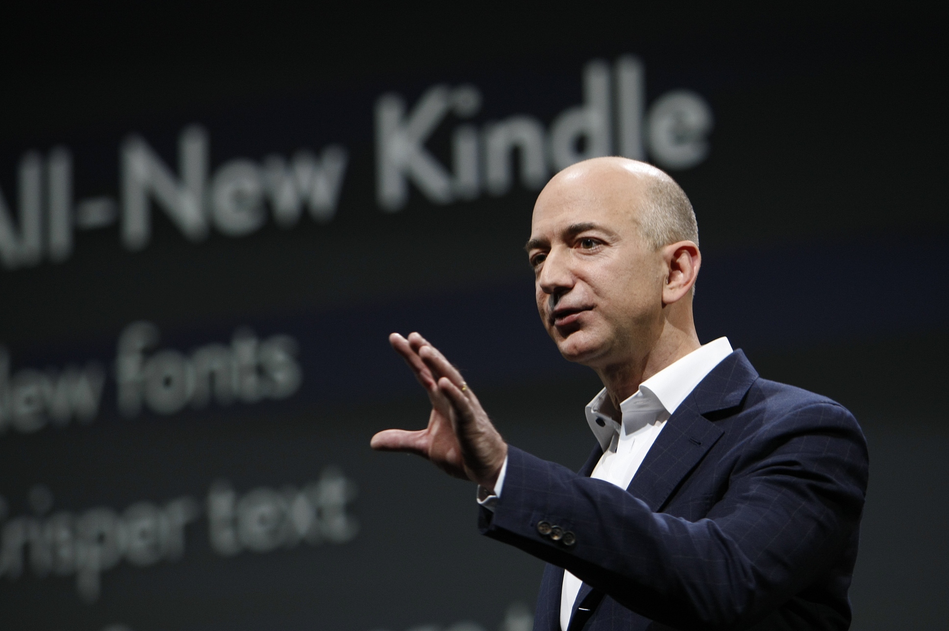  $210 billion, Amazon founder Jeff Bezos returns to the world's richest man