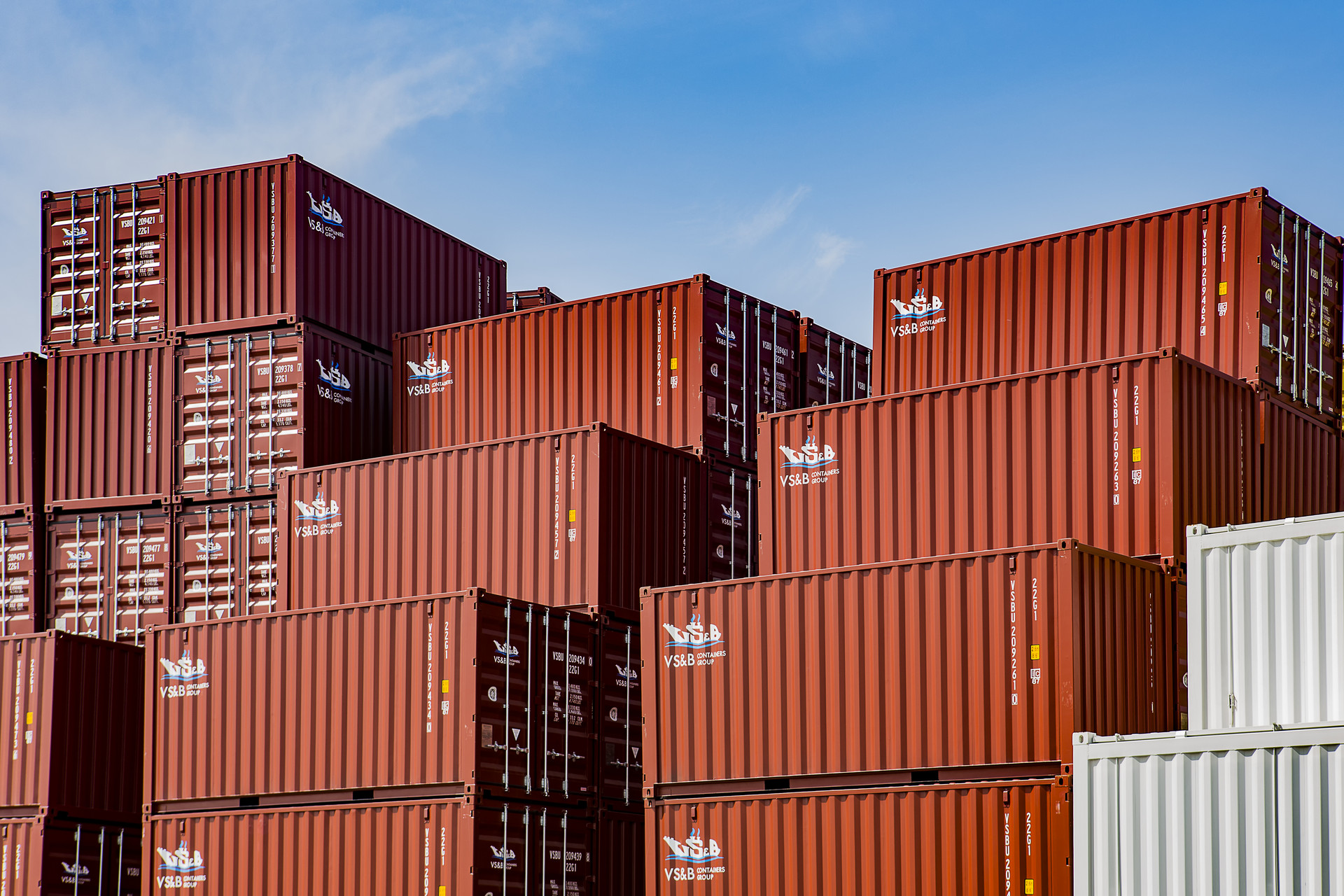 前5月服务进出口总额同比增长7.7%
