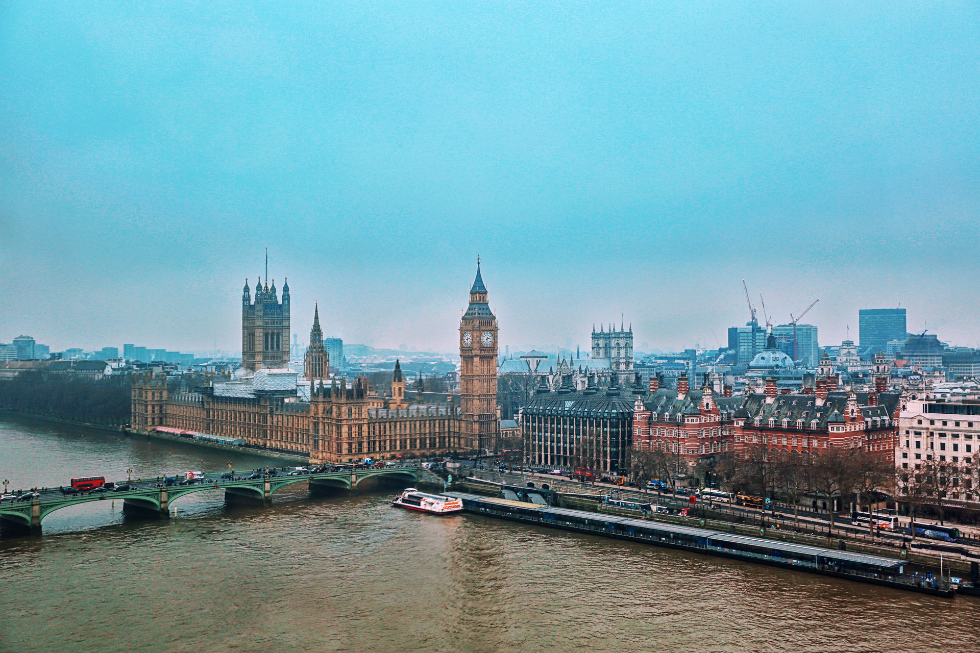 阿里把外卖大战打到了英国