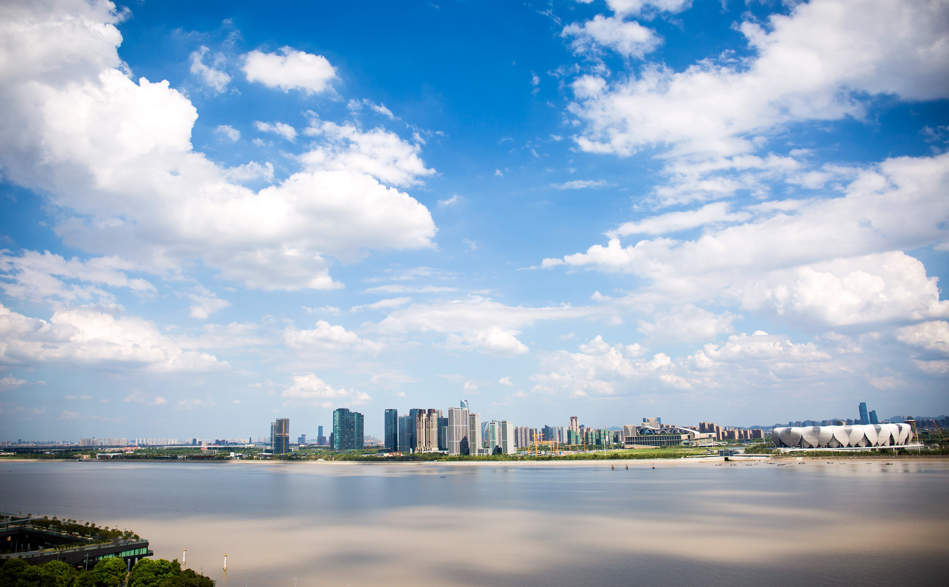 前10个月浙江进出口增长5.3% 东盟首超欧盟成为浙江最大贸易市场