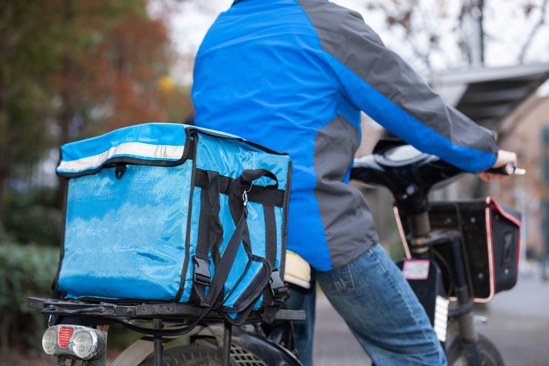 中国发布实施《外卖平台服务管理基本要求》