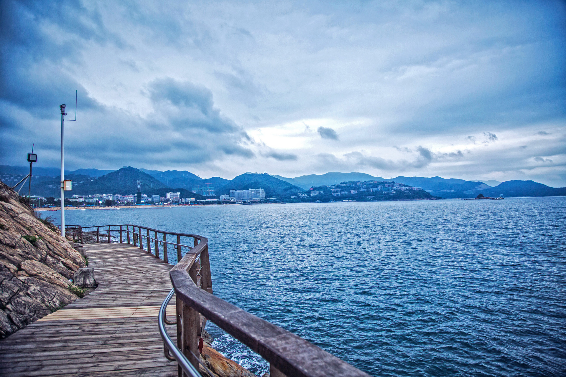 深圳跨境电商“大卖”一万亿：12万卖家 10万配套服务商