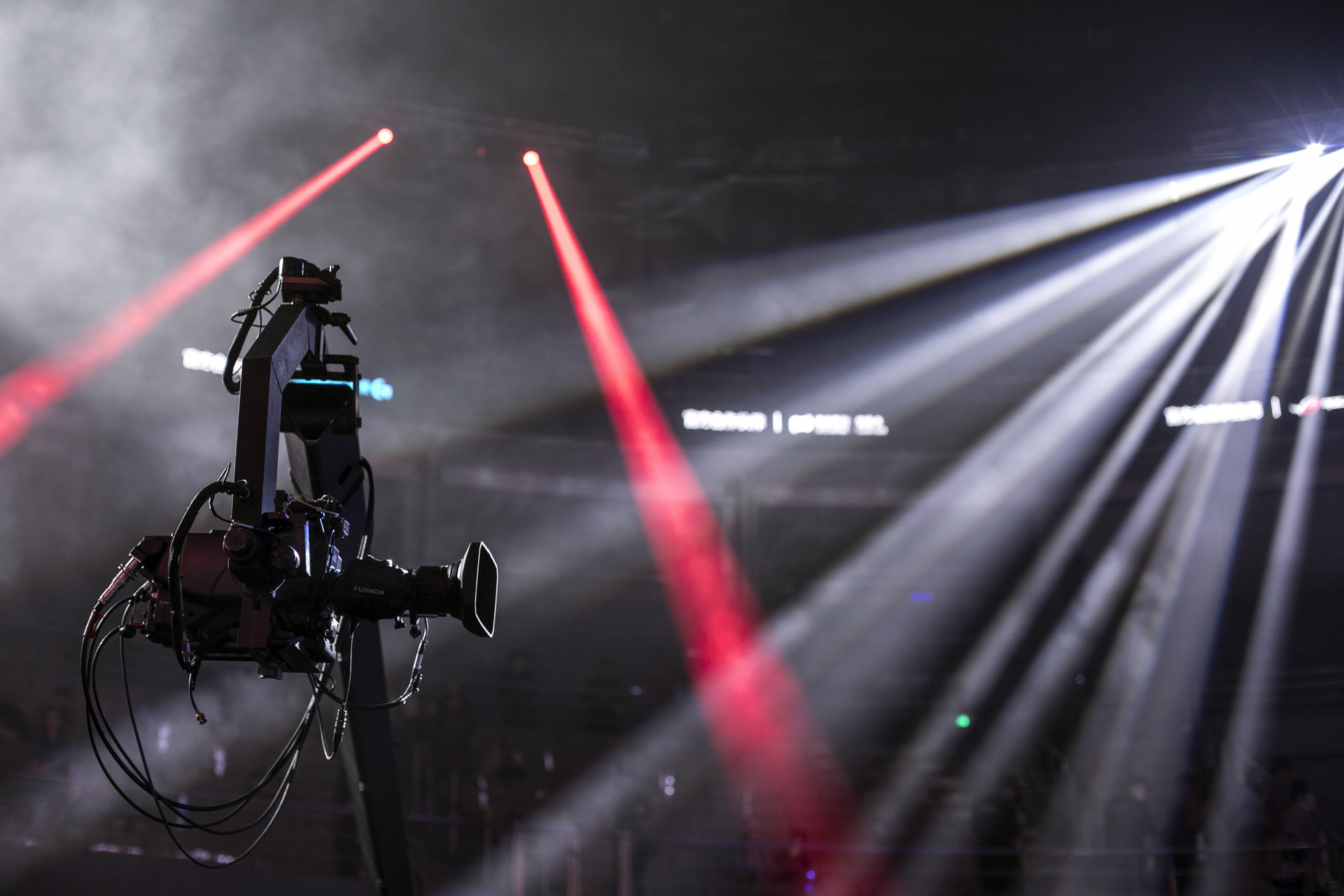 李亚鹏宣布暂停直播