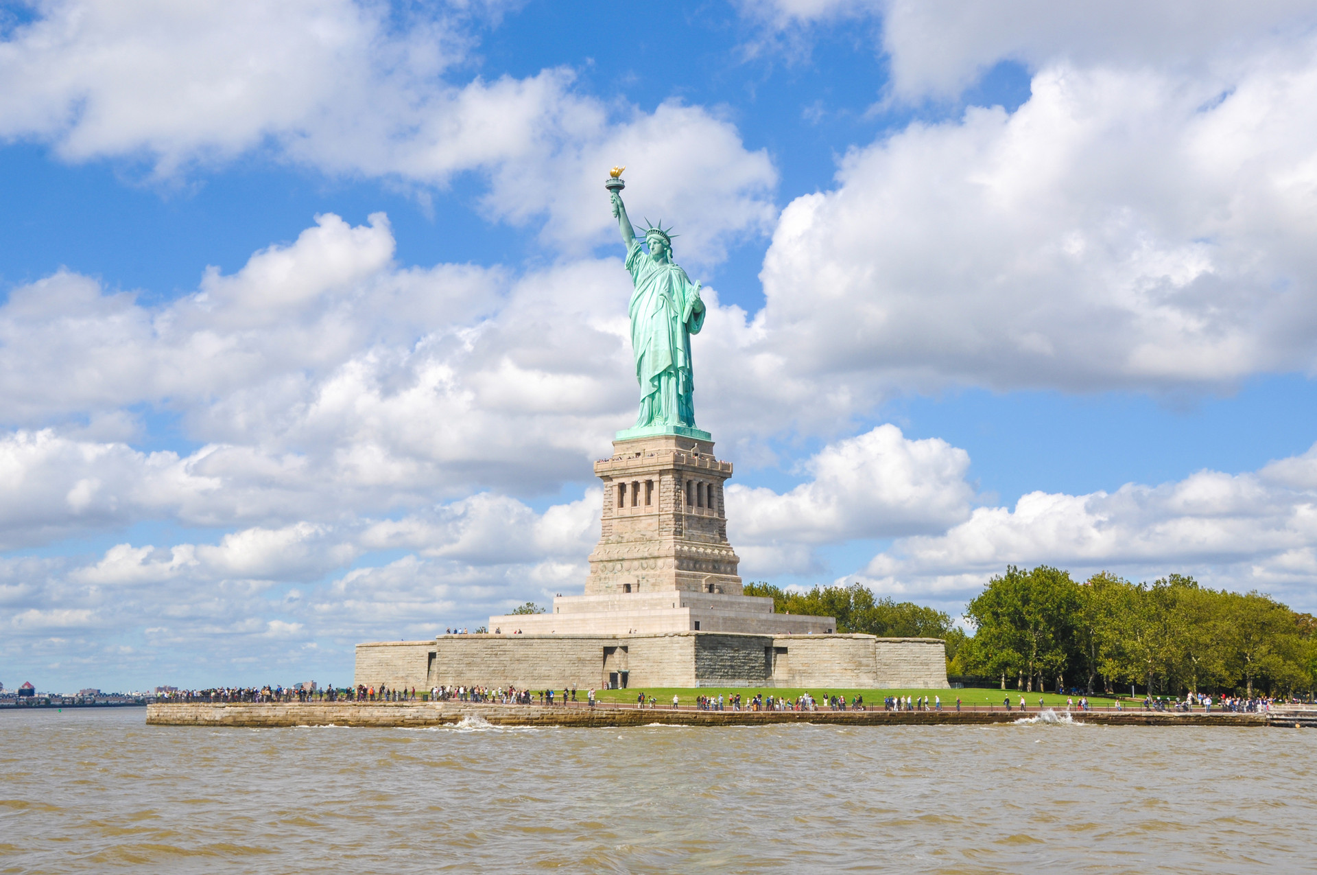 税务警报：美国库存也要交税？！想钱想疯了，加州首开先例，亚马逊卖家极易中招！